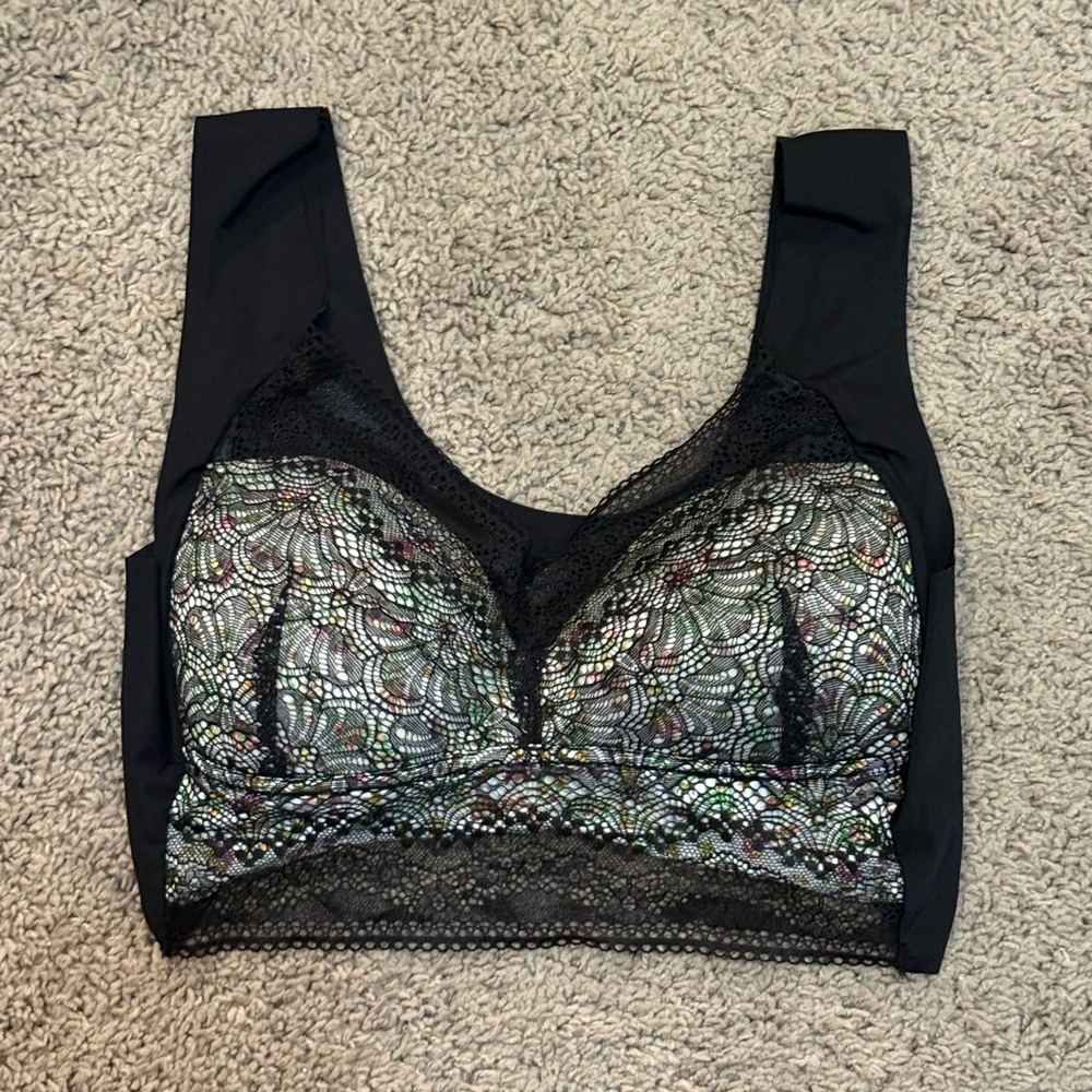Black Lace Full-Coverage Bras with Mesh Overlays - Picture 2 of 4
